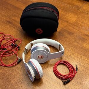 Beats by Dre Solo Over-Ear Headphones in White with Red Accents